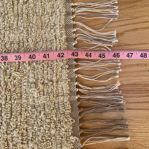 Throw Rug - Picture 5 of 13